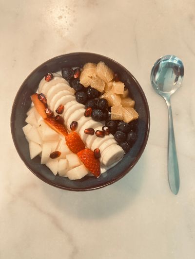 Salad bowl with yogurt 