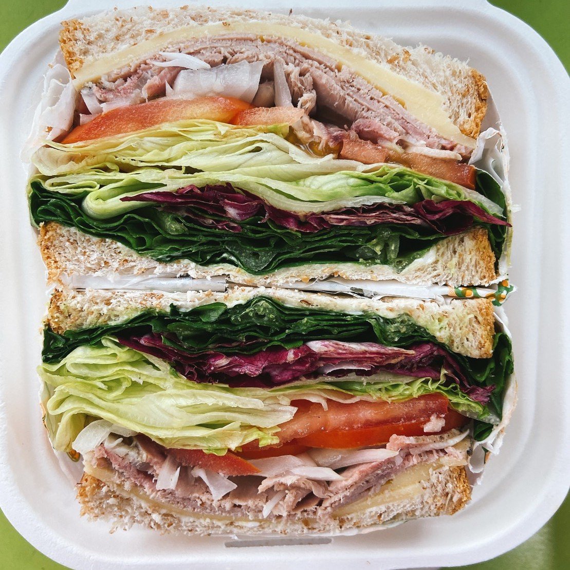 Cold & Fresh Sandwiches - Classic Roast Beef and Cheddar 1