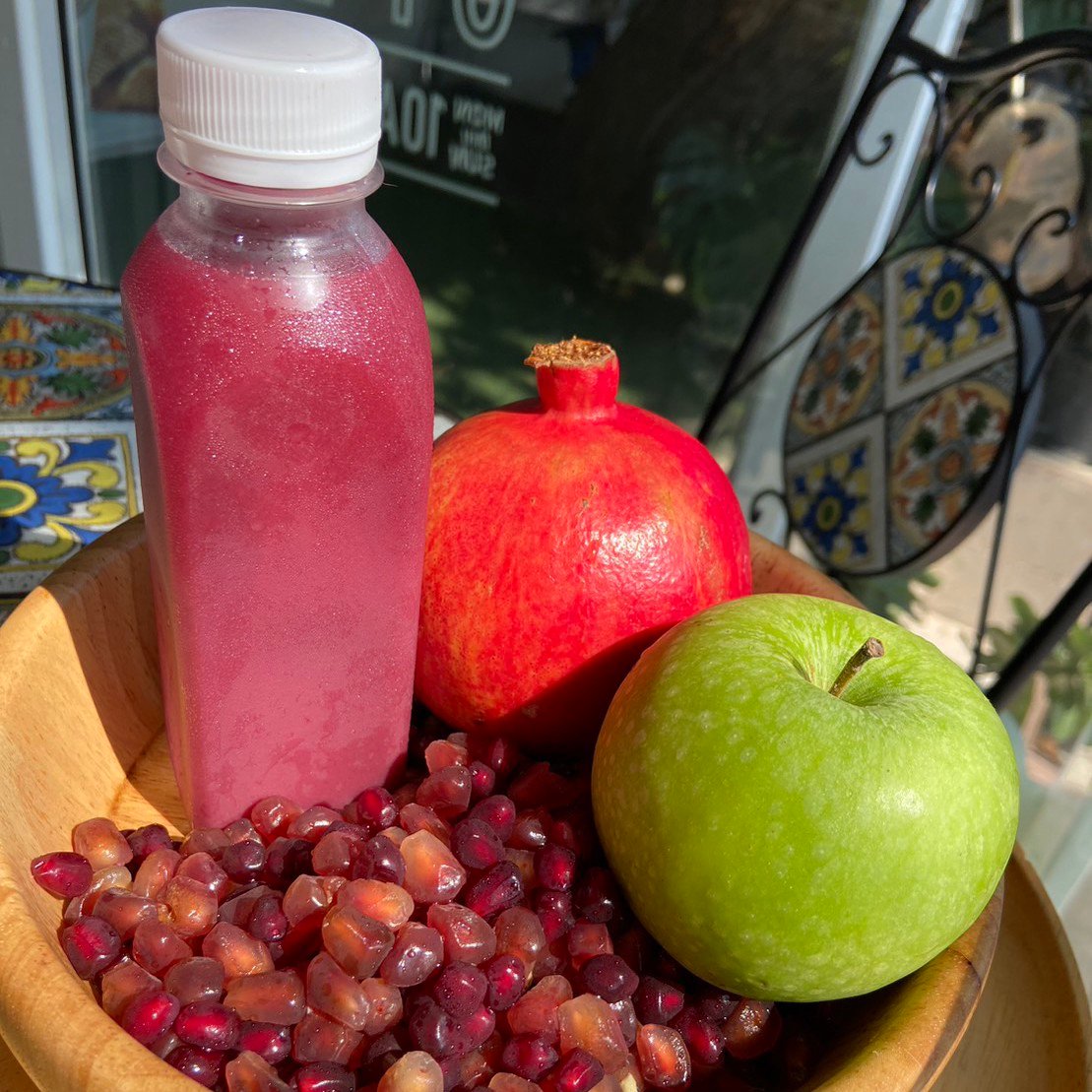 Fresh Juices - Pomegranate & Granny Smith 1